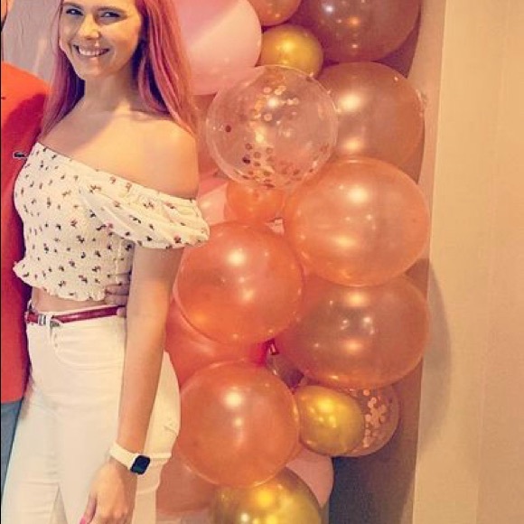 Tops - Cute floral white crop top